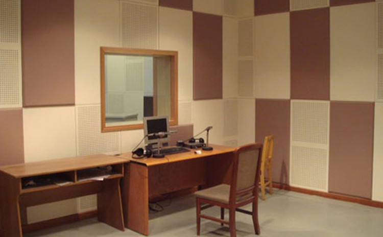 遼寧阜新聽(tīng)音室墻面處理-1